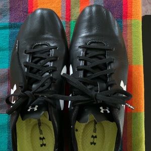 Soccer shoes